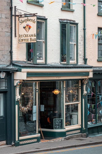 The 7 Best Things to Do in Hay-on-Wye | Book Town | The Bumper Crew