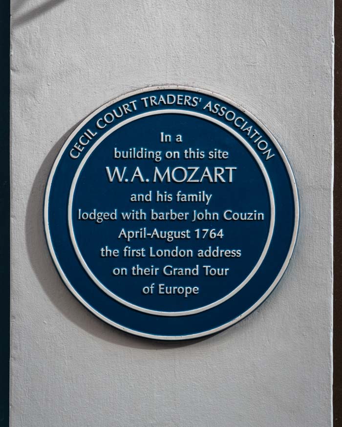20230413 Cecil Court London 014